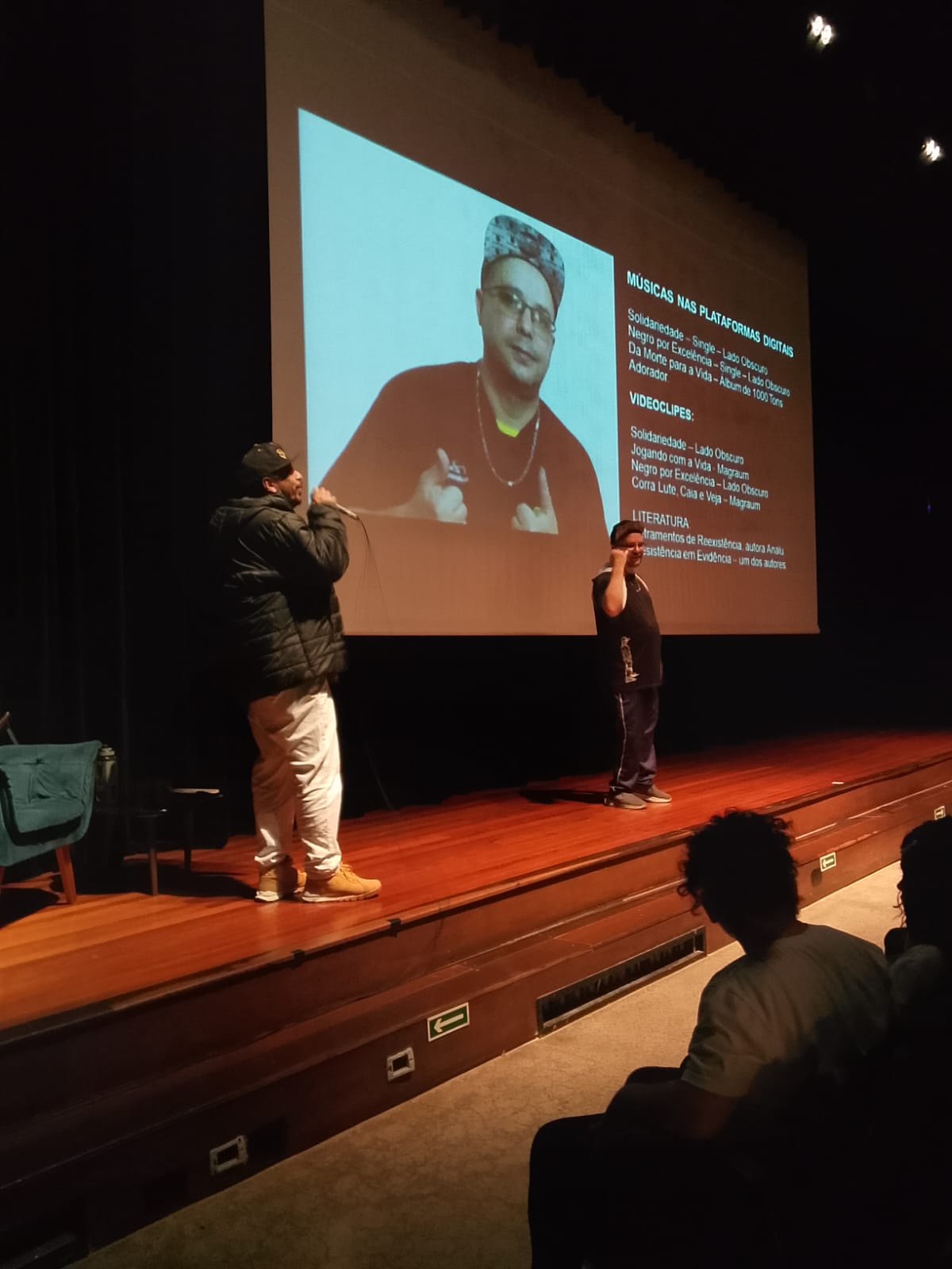 4 - MC Sonéca - Hip Hop - Oficina de Rap Teoria e Conceitos do Hip Hop e a Prática do MC.